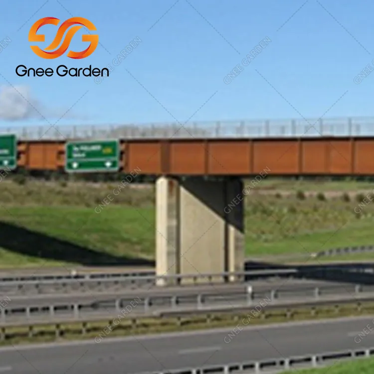 Byggande av fotgängarbro i Corten stål