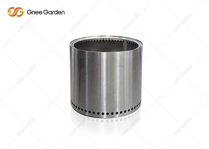 Dekorativ eldstad i metall